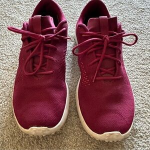 UA Under Armour sz 10
